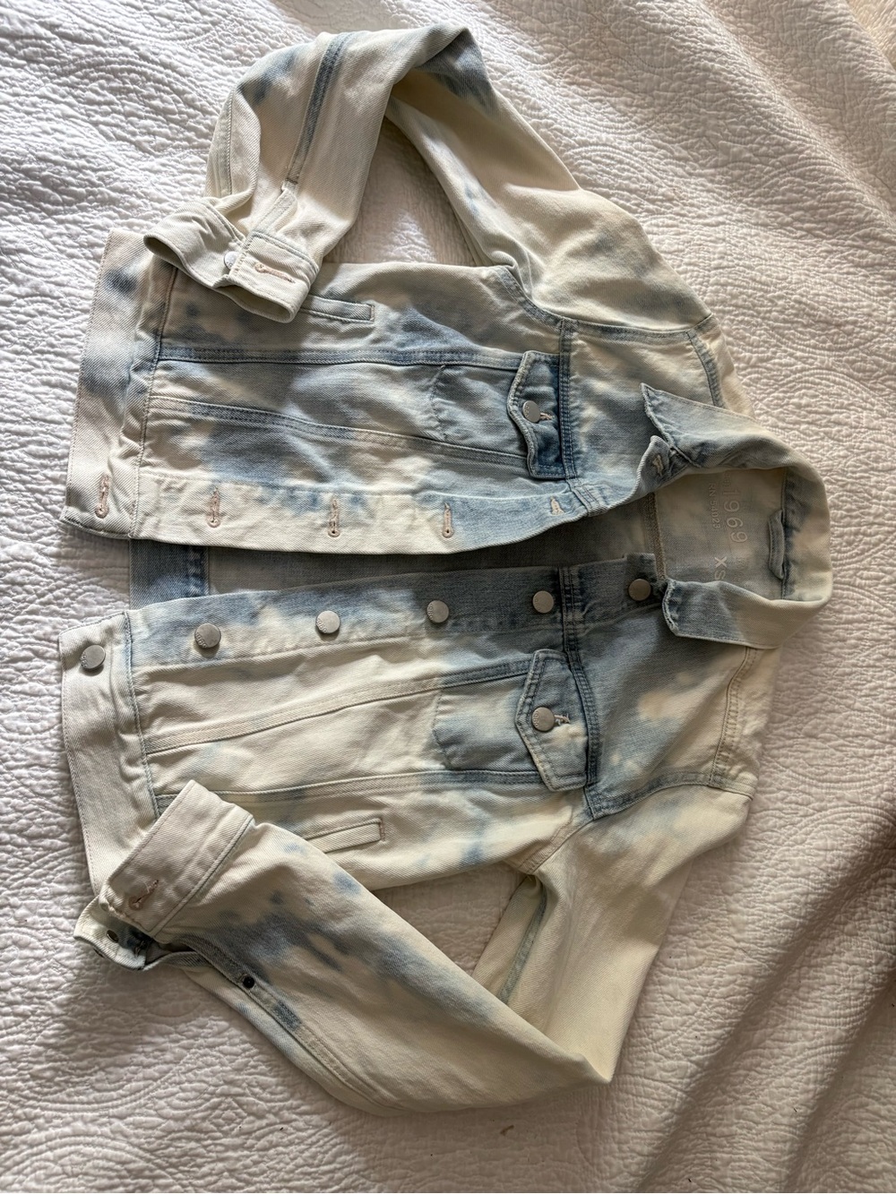 GAP Women's Cream and Light Blue Tie-Dye Denim Jacket